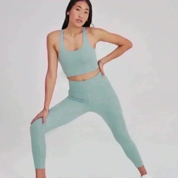Girlfriend Collective Compressive High-Rise 7/8 Leggings in Seafoam Green NEW - Picture 2 of 4
